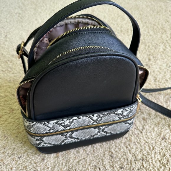 WOMEN'S BACKPACK BLACK - Picture 8 of 10